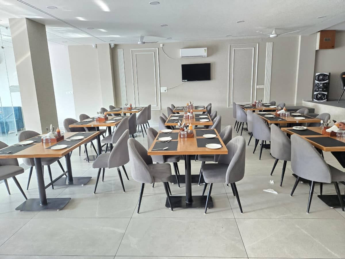 Hotel restaurant