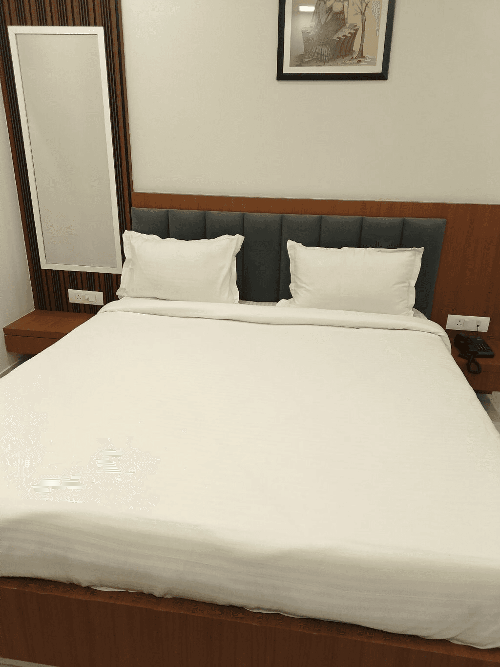 Deluxe Room - Image 4
