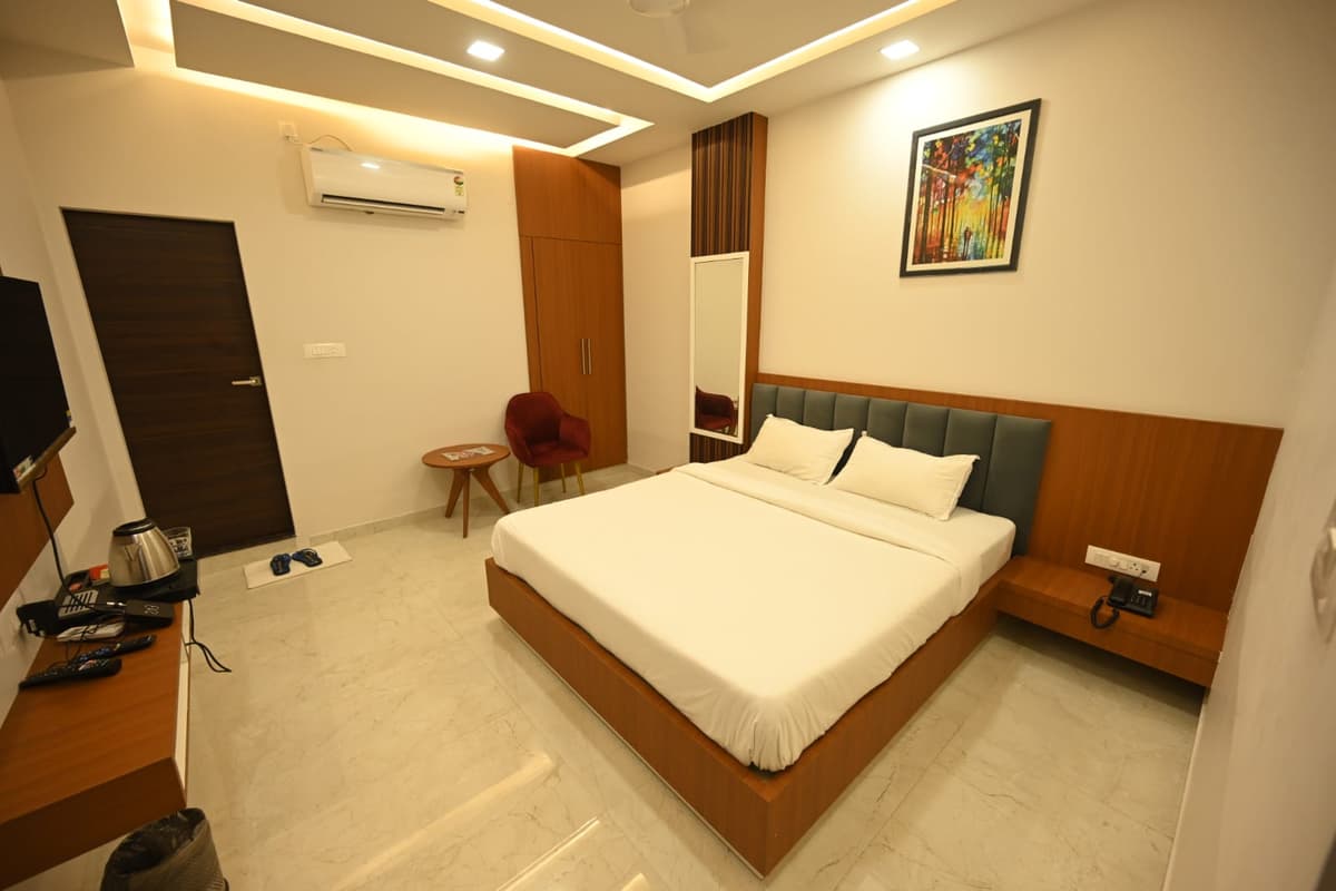 Deluxe Room - Image 3